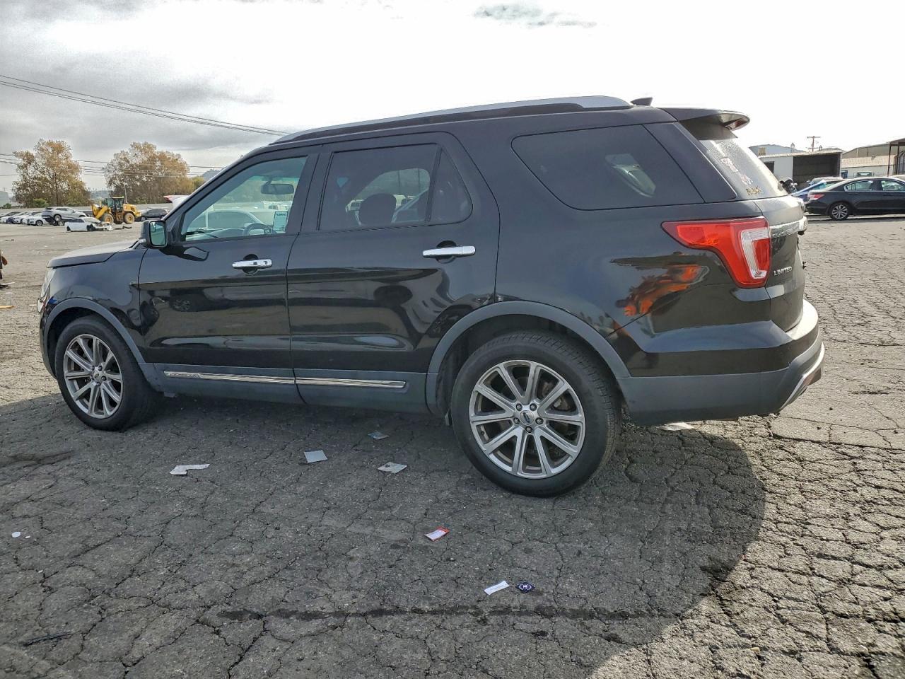 2017 FORD EXPLORER LIMITED photo 2