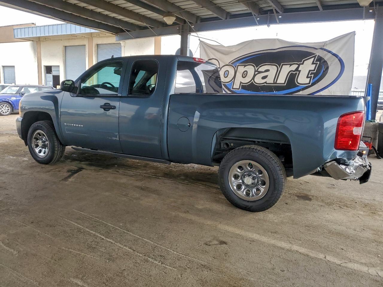 2009 CHEVROLET SILVERADO C1500 photo 2