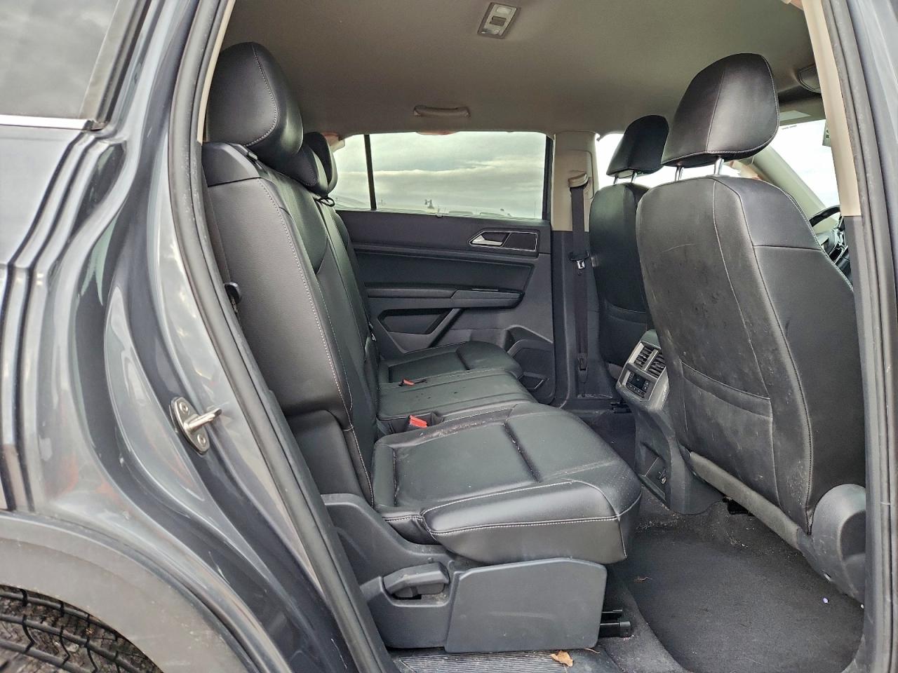 2018 VOLKSWAGEN ATLAS SE photo 10