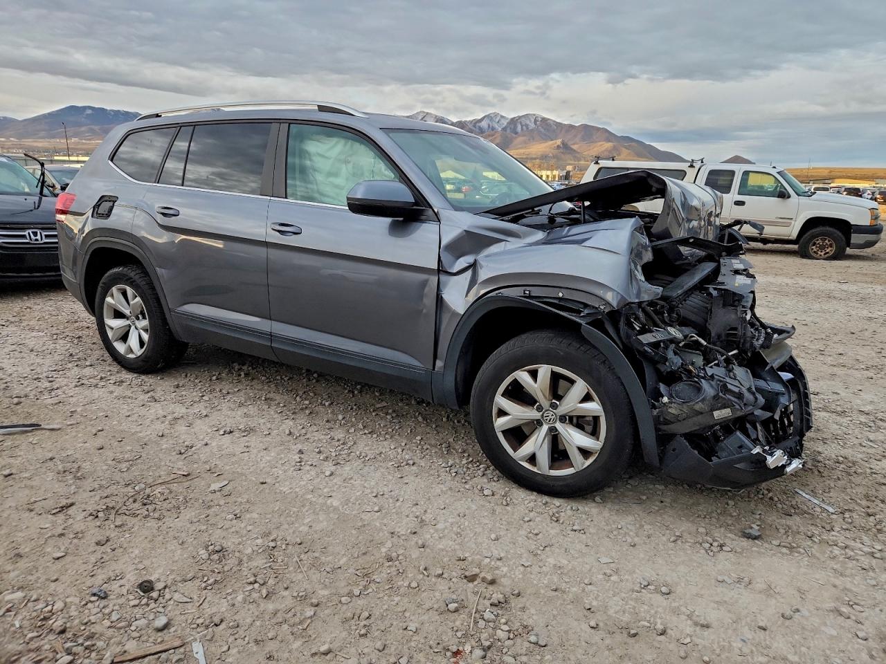 2018 VOLKSWAGEN ATLAS SE photo 4