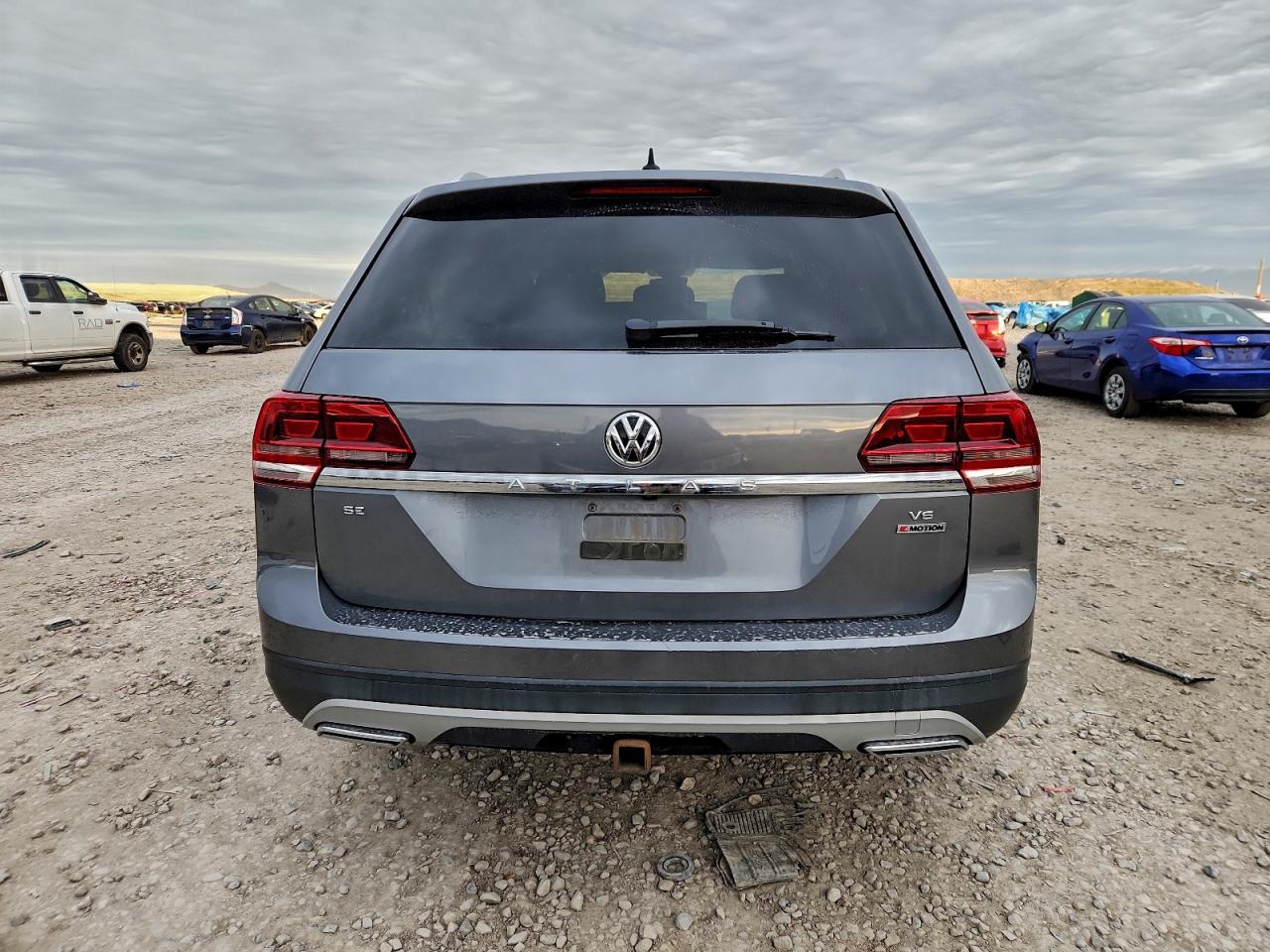 2018 VOLKSWAGEN ATLAS SE photo 6