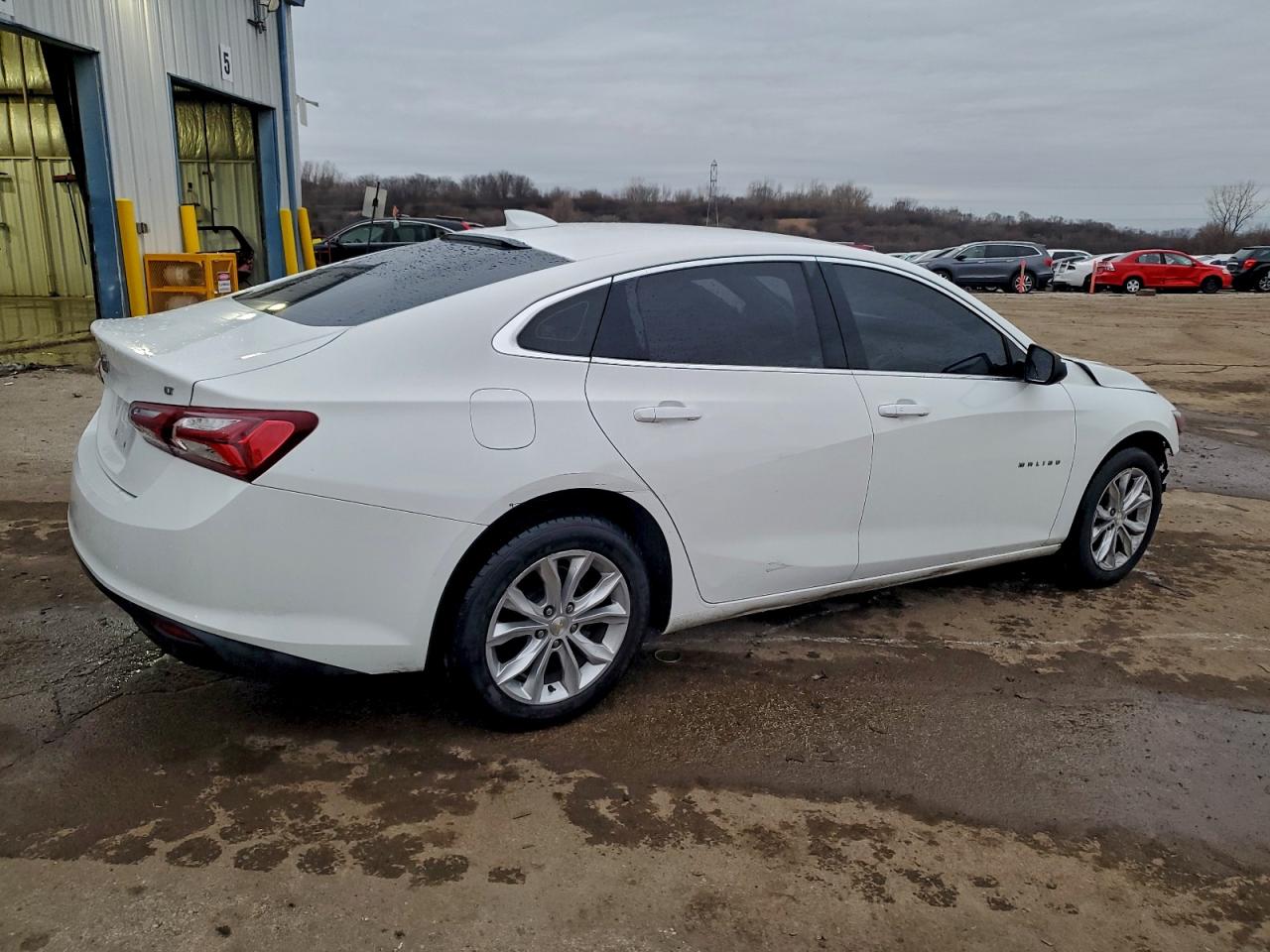 2020 CHEVROLET MALIBU LT photo 3
