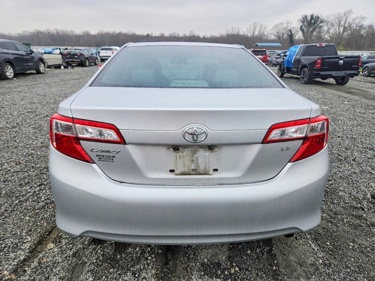2013 TOYOTA CAMRY L photo 11