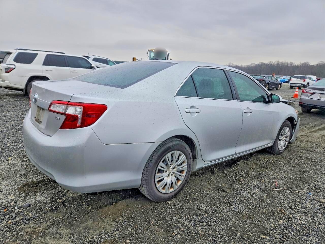 2013 TOYOTA CAMRY L photo 5