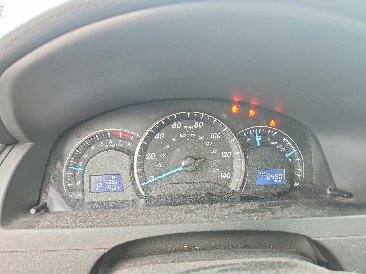 2013 TOYOTA CAMRY L photo 17