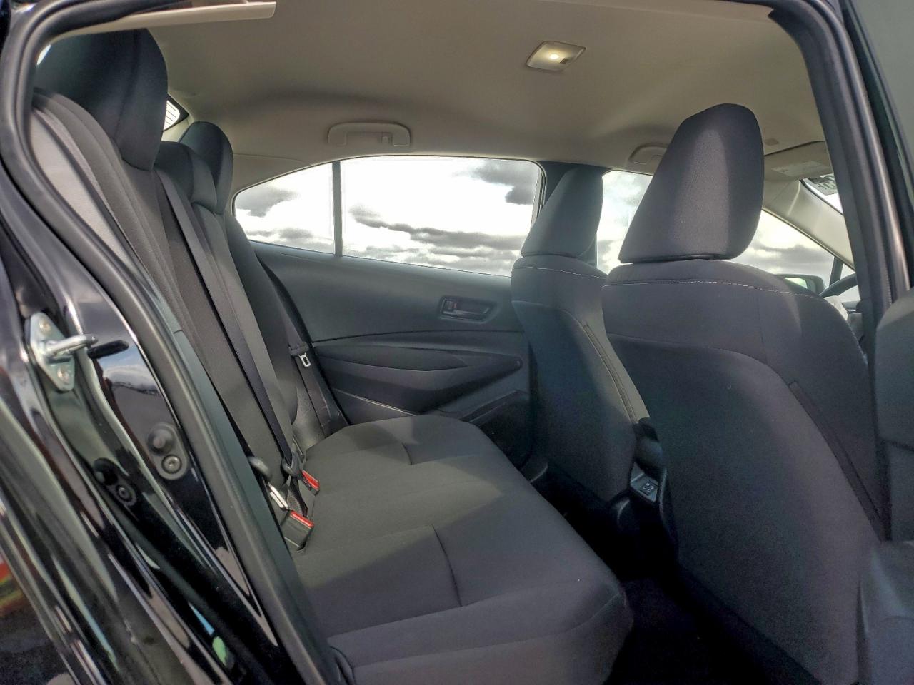 2024 TOYOTA COROLLA LE photo 10