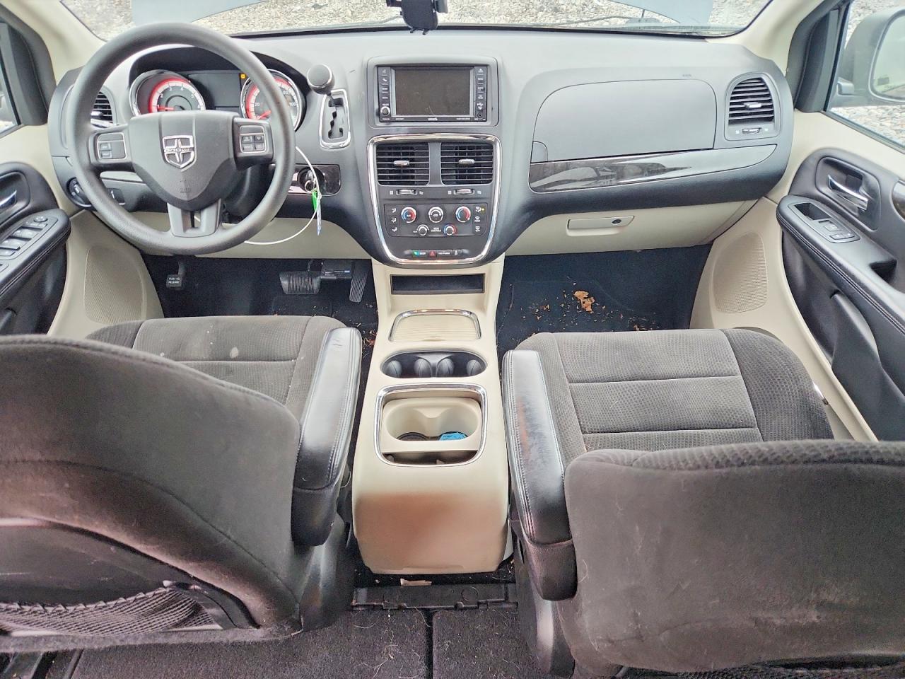2013 DODGE GRAND CARAVAN SXT photo 8
