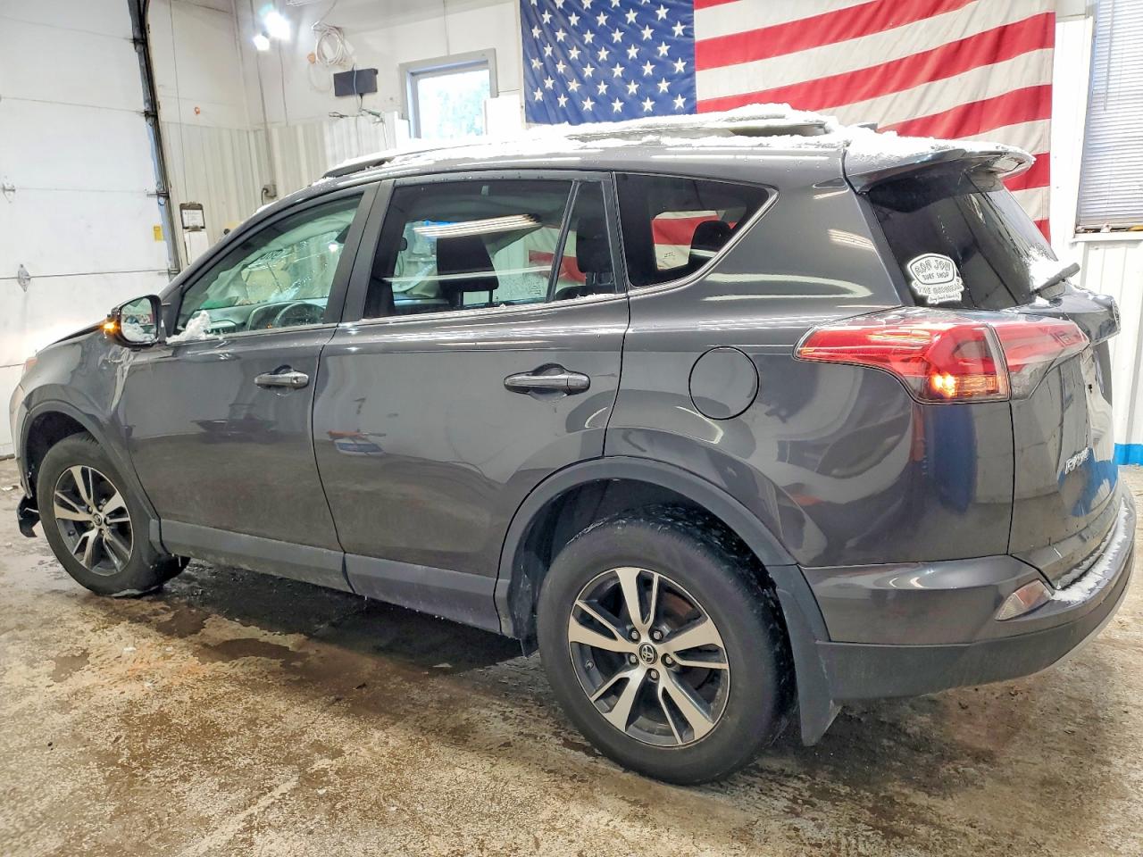 2018 TOYOTA RAV4 ADVENTURE photo 2