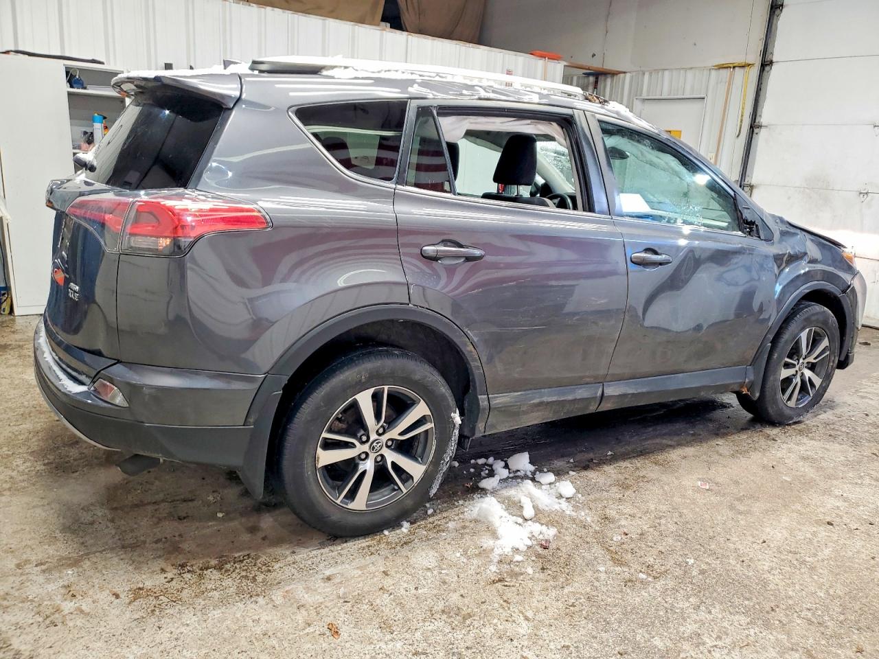 2018 TOYOTA RAV4 ADVENTURE photo 3