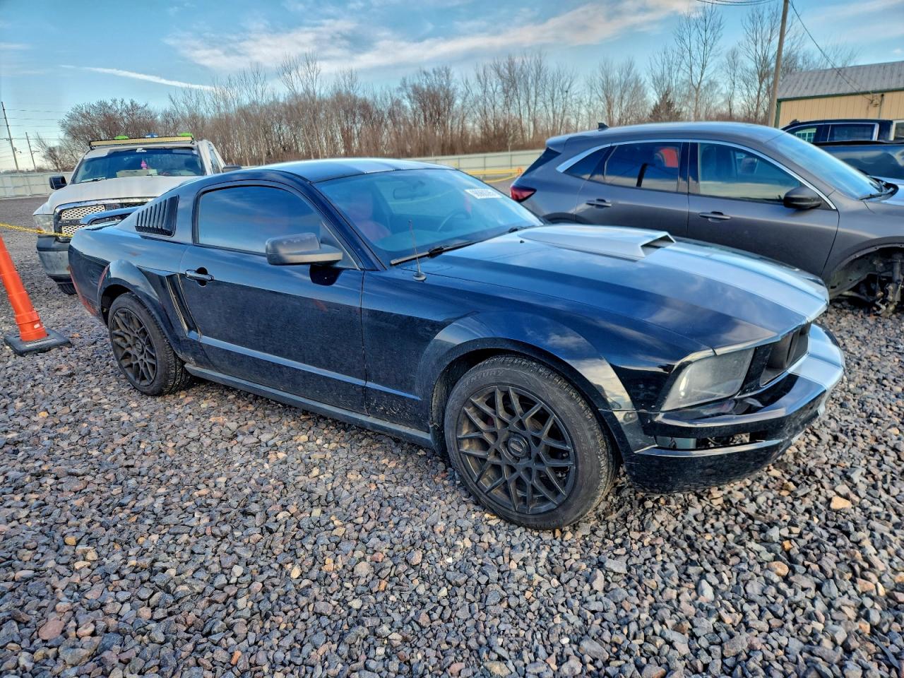 2005 FORD MUSTANG photo 4