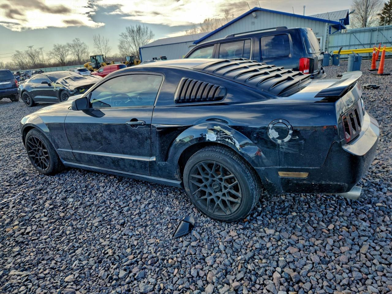2005 FORD MUSTANG photo 2