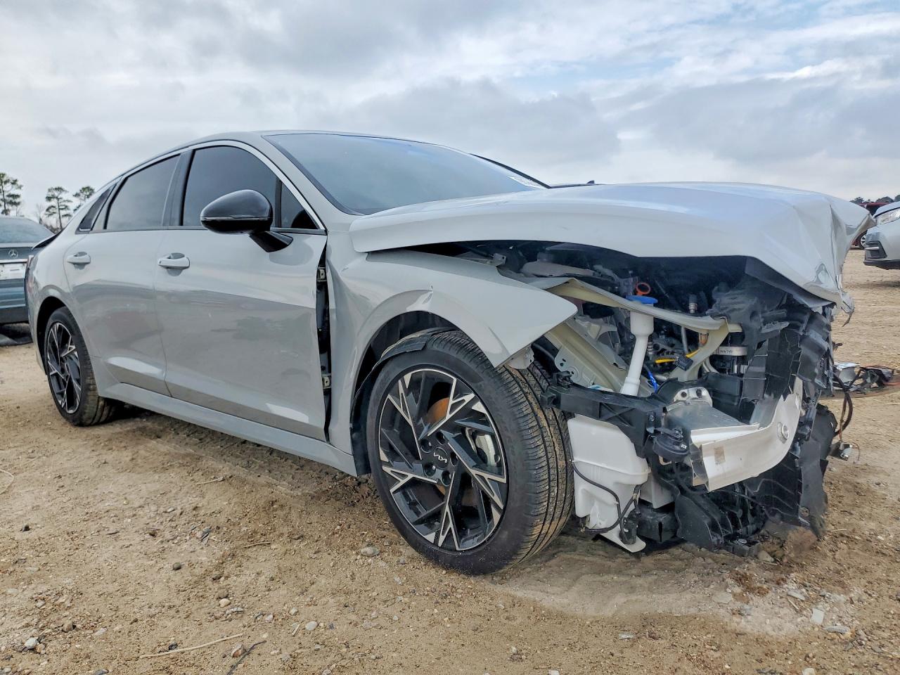 2025 KIA K5 GT LINE photo 4