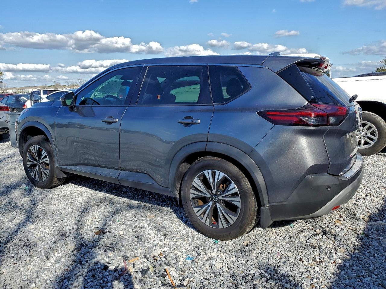 2021 NISSAN ROGUE SV photo 2