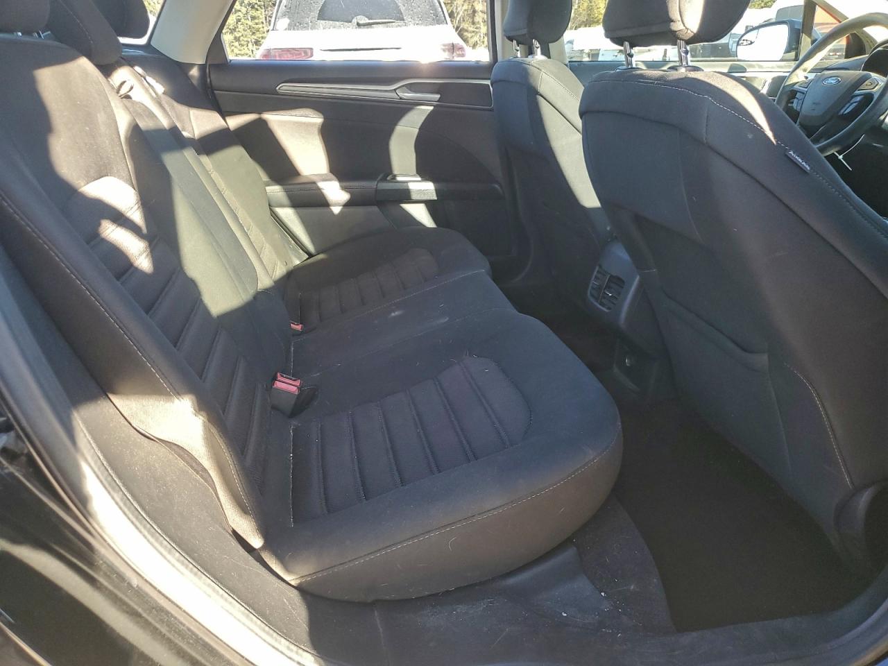 2017 FORD FUSION SE photo 10