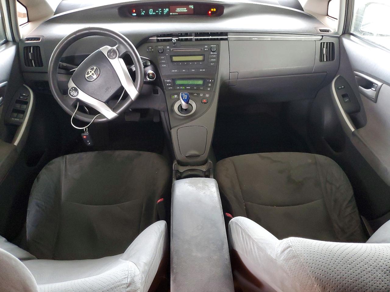 2010 TOYOTA PRIUS photo 8