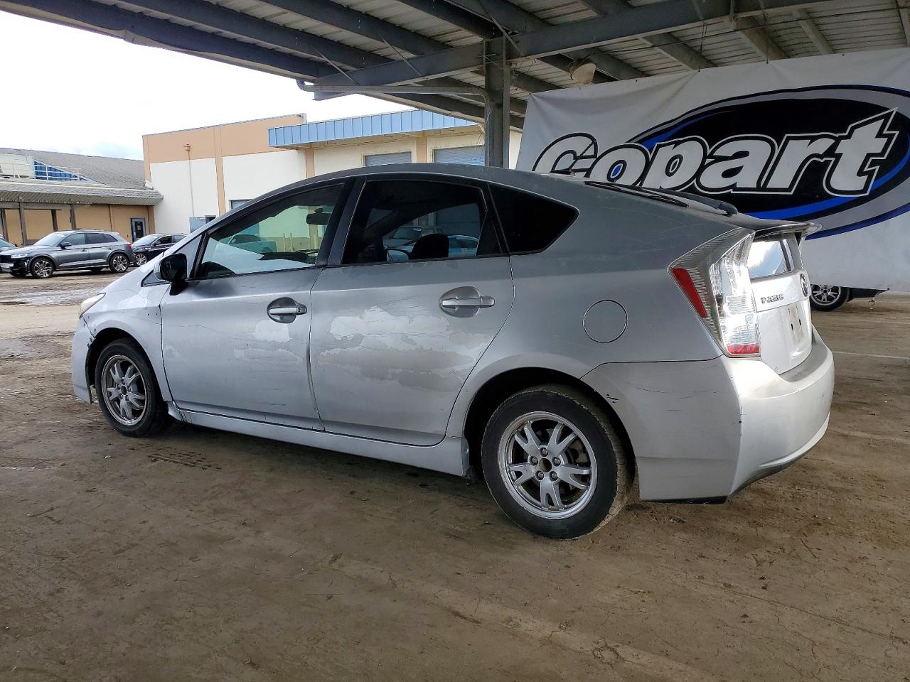 2010 TOYOTA PRIUS photo 2