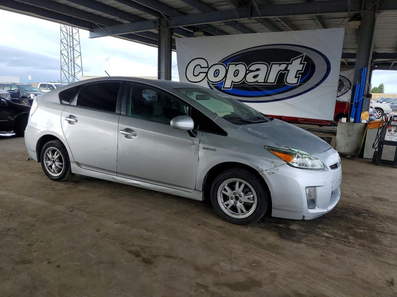 2010 TOYOTA PRIUS photo 4