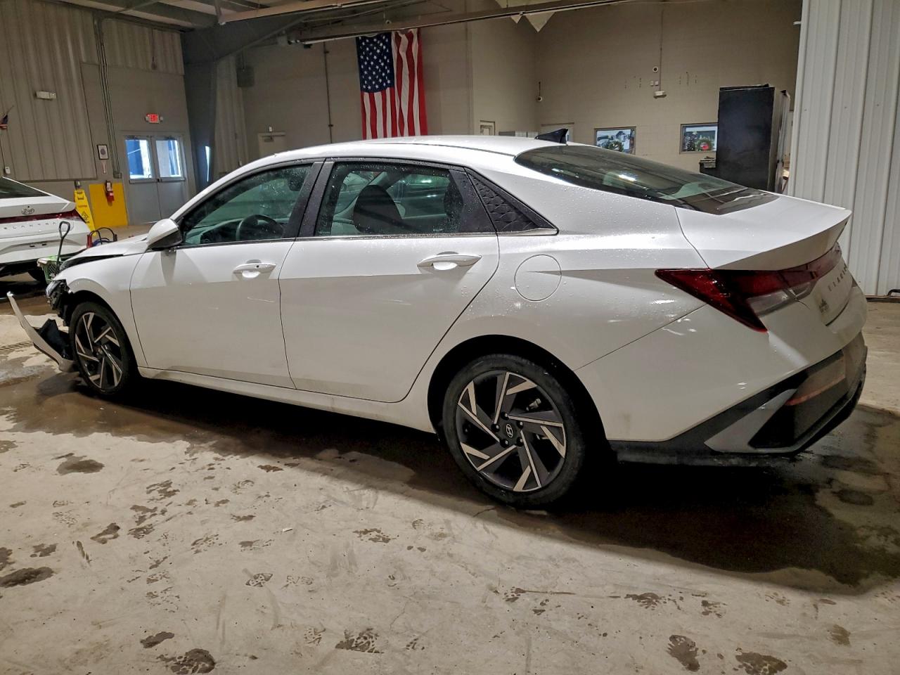 2025 HYUNDAI ELANTRA SEL photo 2