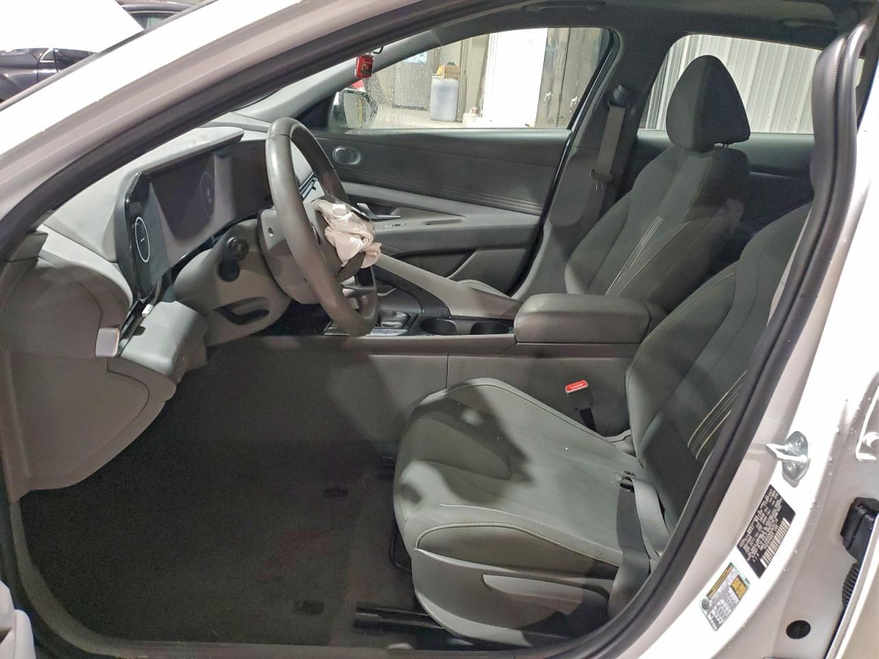 2025 HYUNDAI ELANTRA SEL photo 7