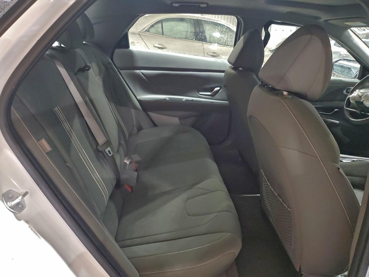 2025 HYUNDAI ELANTRA SEL photo 10