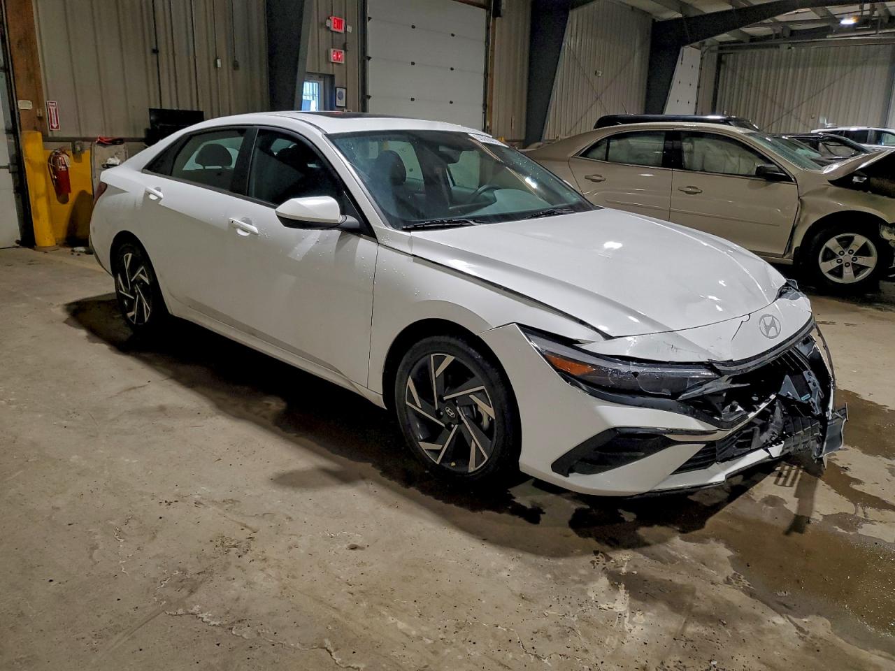 2025 HYUNDAI ELANTRA SEL photo 4