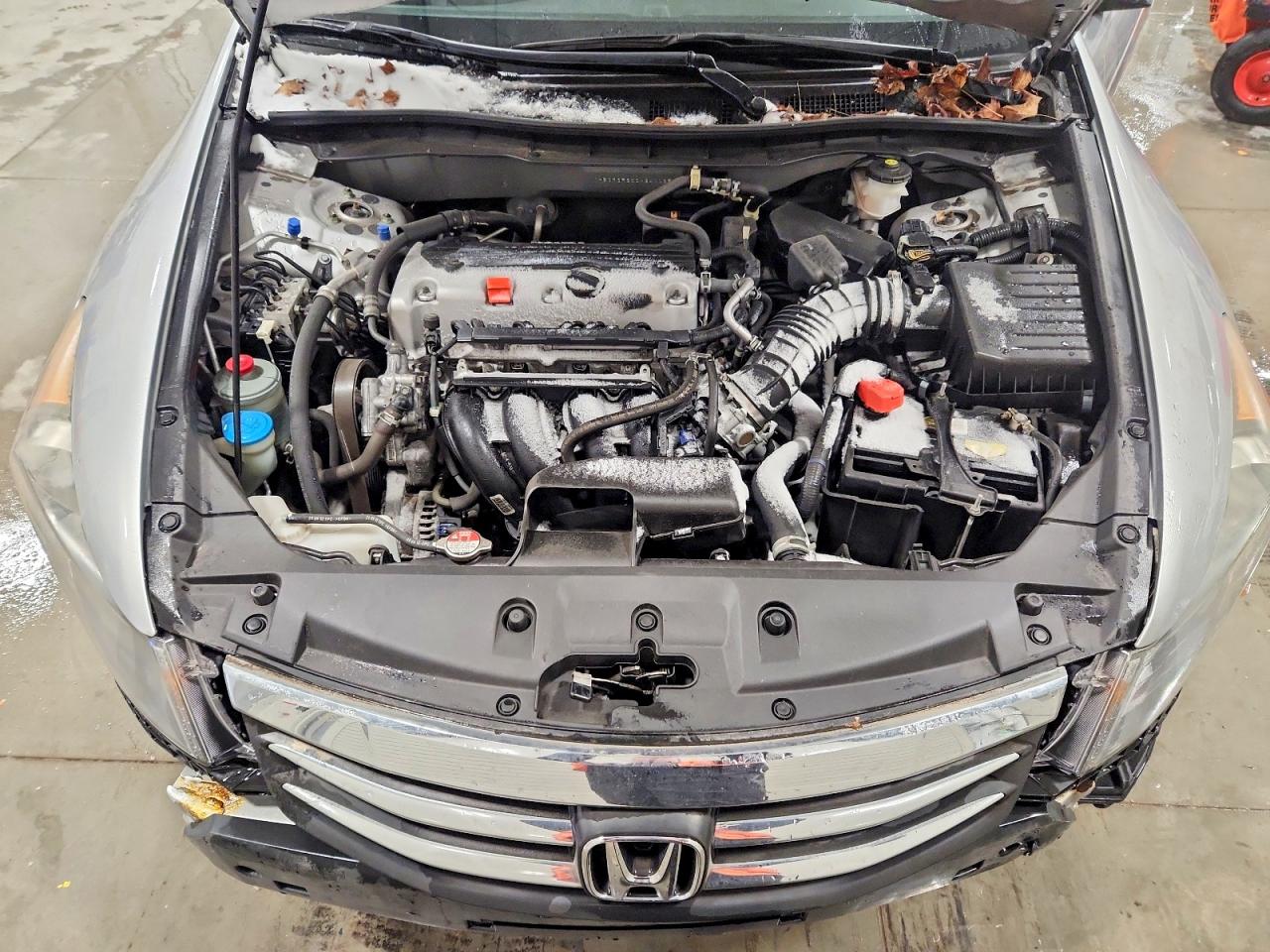 2012 HONDA ACCORD LX photo 11