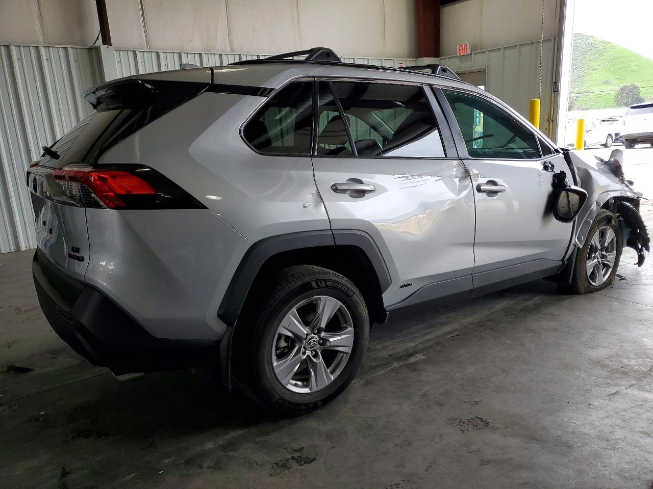 2024 TOYOTA RAV4 LE photo 3