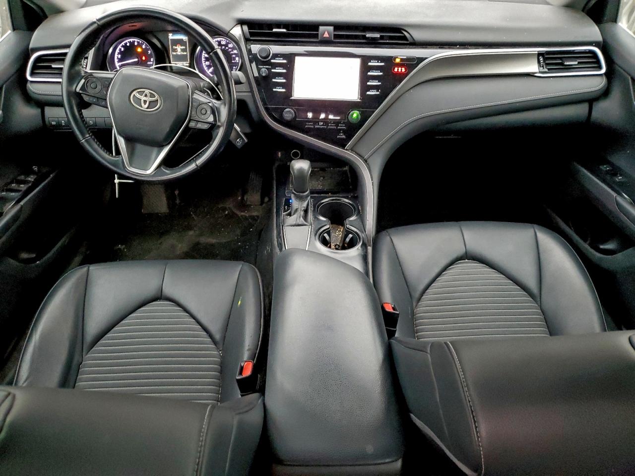 2018 TOYOTA CAMRY L photo 8