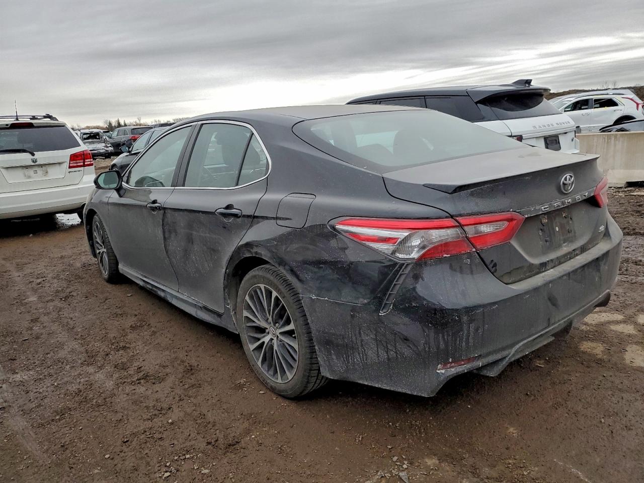 2018 TOYOTA CAMRY L photo 2
