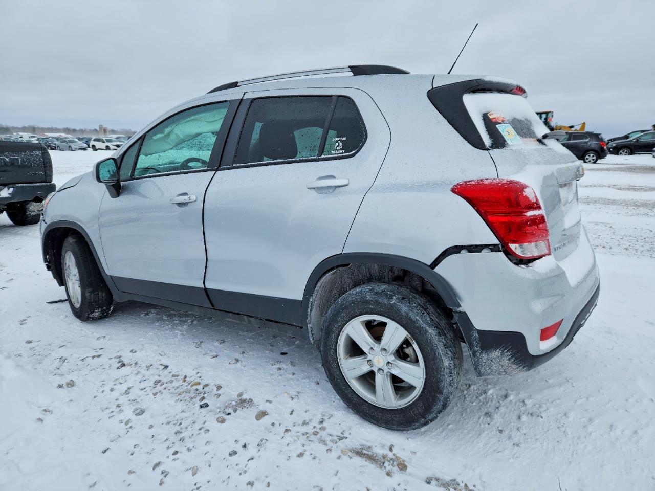 2022 CHEVROLET TRAX 1LT photo 2