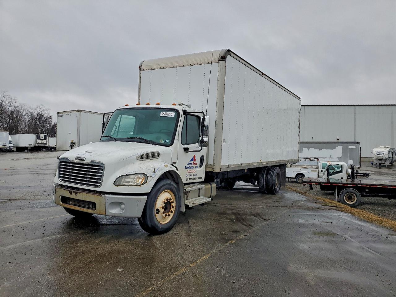 2005 FREIGHTLINER M2 106 MEDIUM DUTY photo 2