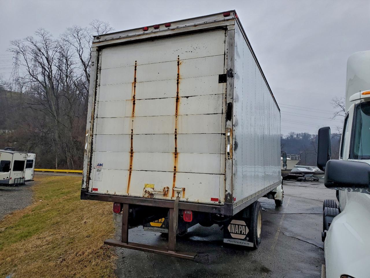 2005 FREIGHTLINER M2 106 MEDIUM DUTY photo 4