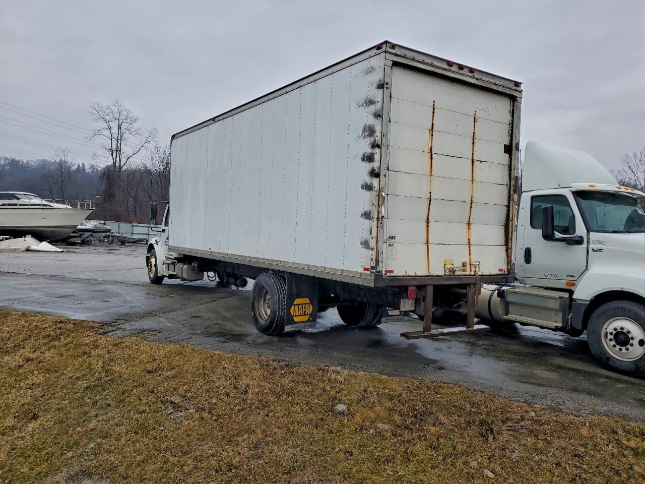 2005 FREIGHTLINER M2 106 MEDIUM DUTY photo 3