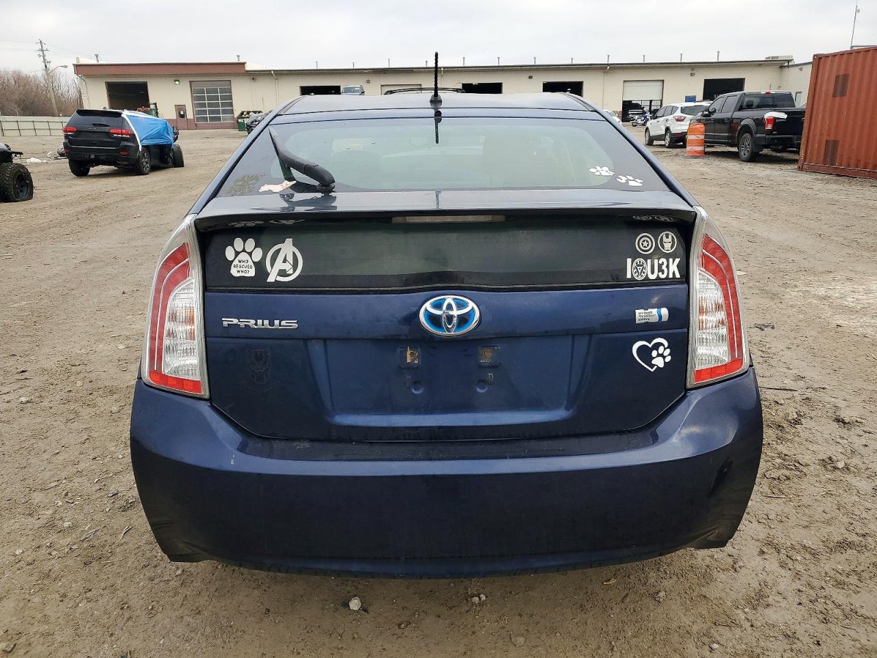 2013 TOYOTA PRIUS photo 6