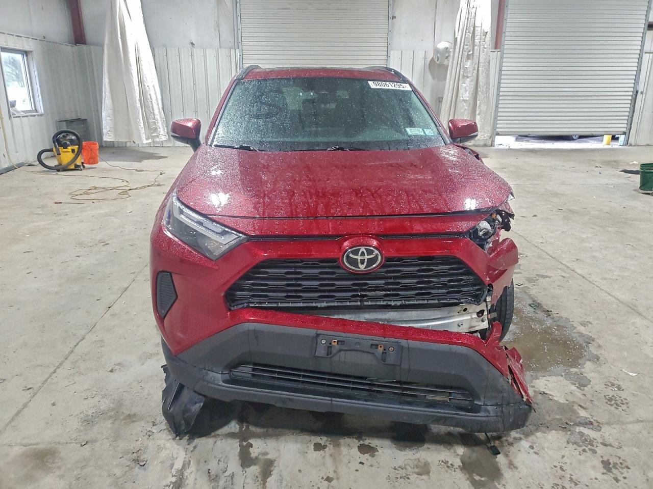 2022 TOYOTA RAV4 XLE photo 5