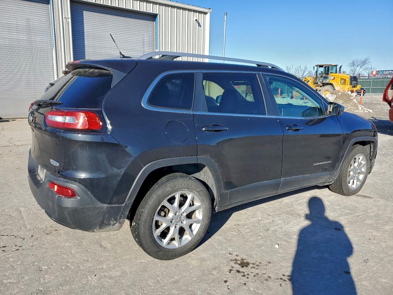 2015 JEEP CHEROKEE LATITUDE photo 3