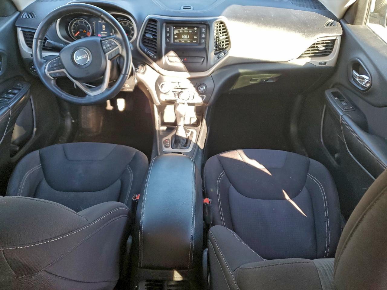 2015 JEEP CHEROKEE LATITUDE photo 8