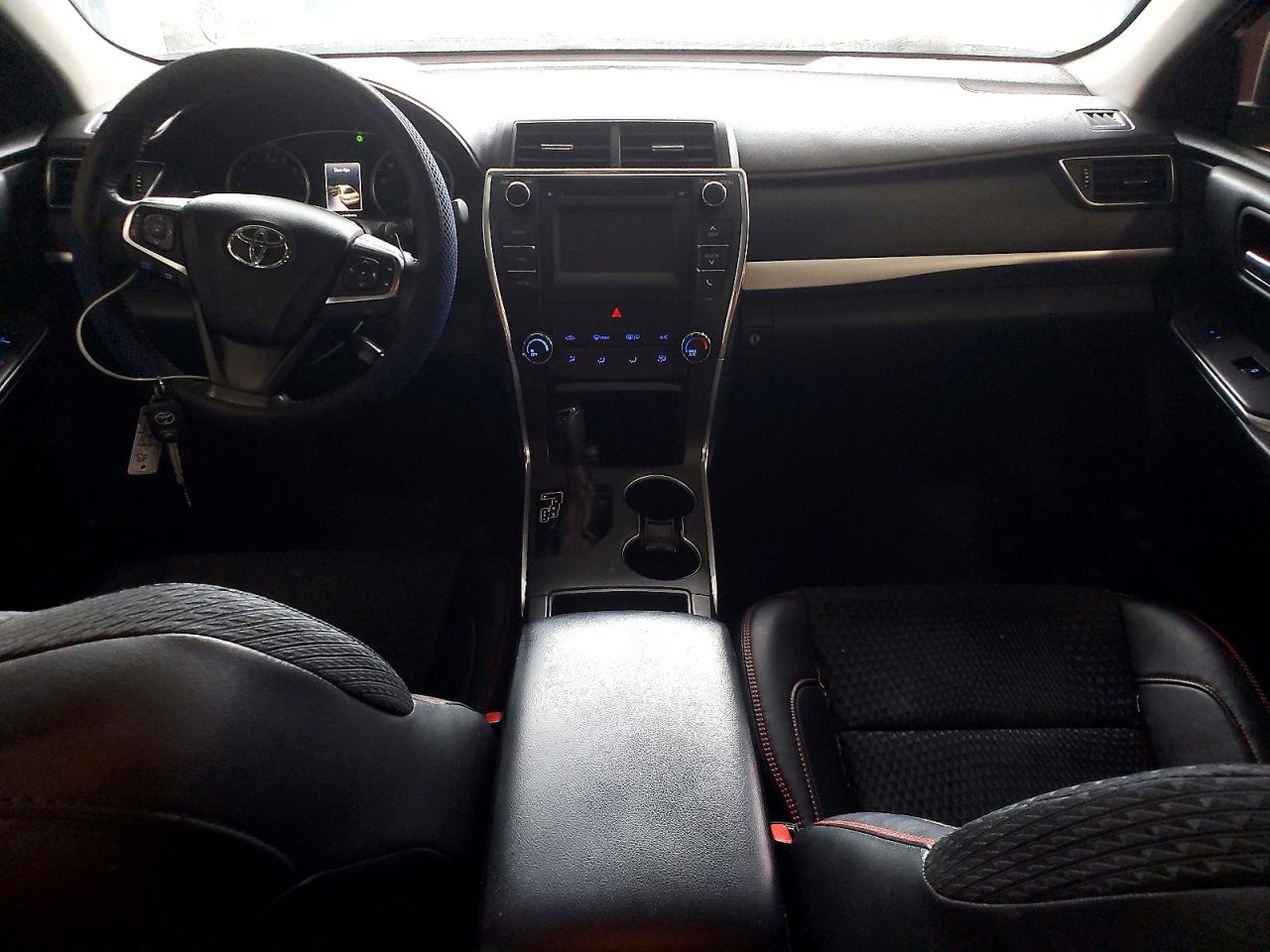 2015 TOYOTA CAMRY LE photo 8