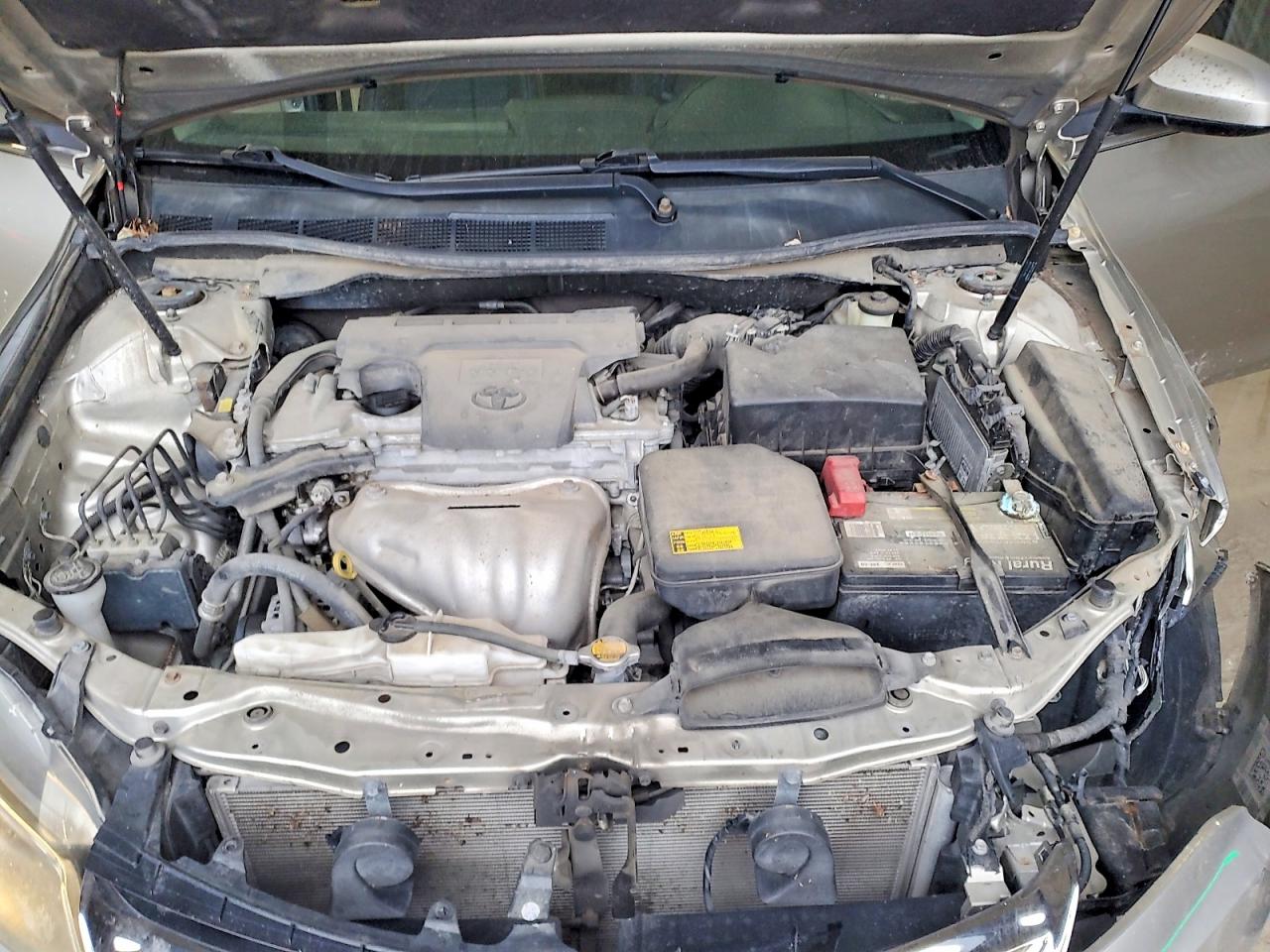 2015 TOYOTA CAMRY LE photo 11