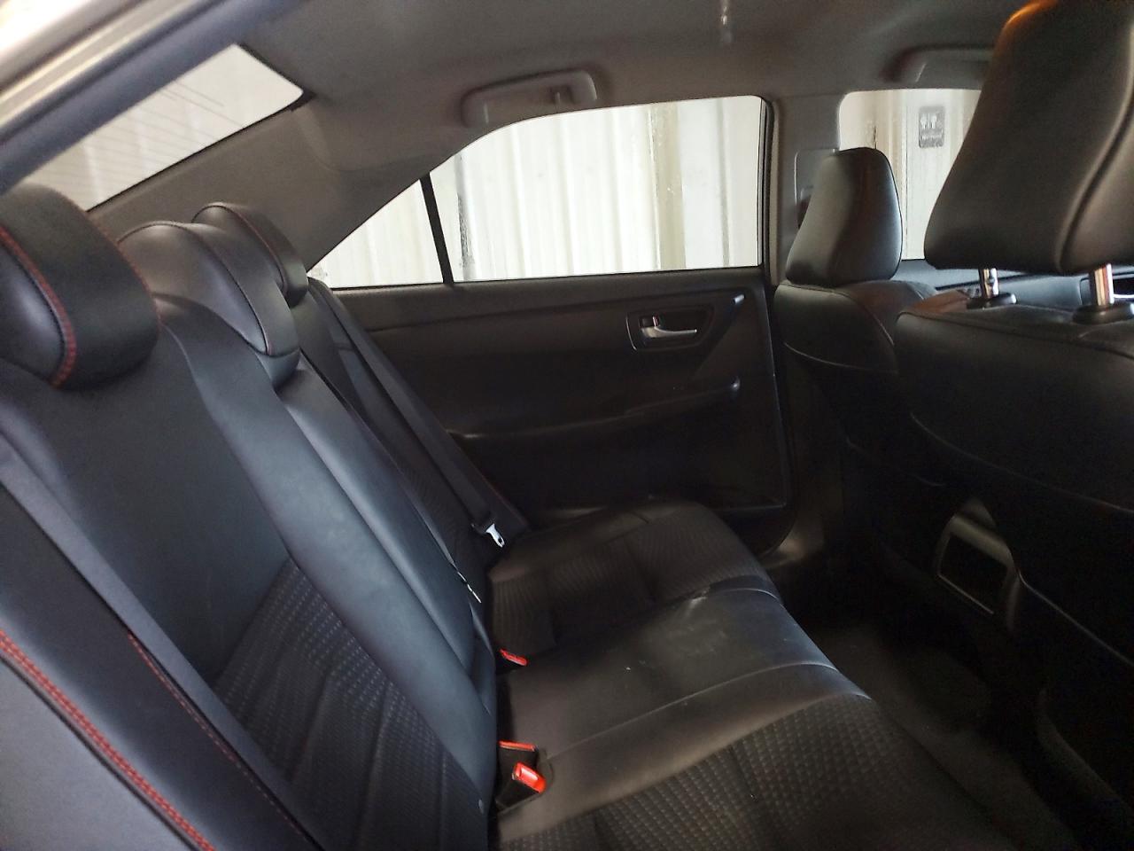 2015 TOYOTA CAMRY LE photo 10