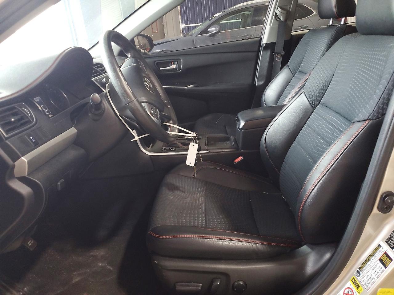 2015 TOYOTA CAMRY LE photo 7