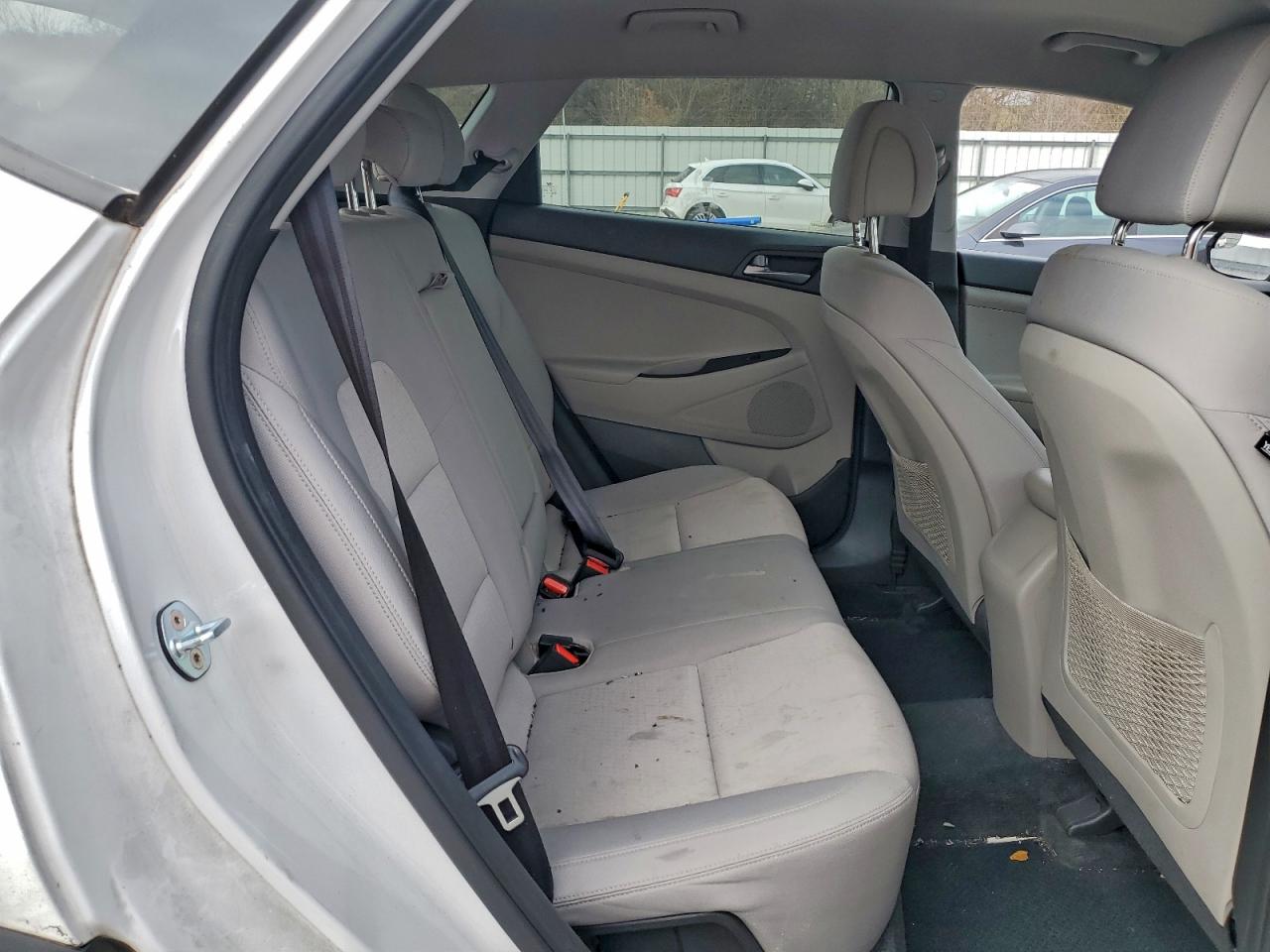 2017 HYUNDAI TUCSON SE photo 11