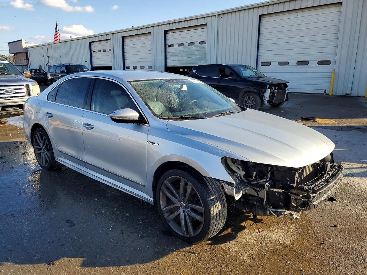 2017 VOLKSWAGEN PASSAT R-LINE photo 4