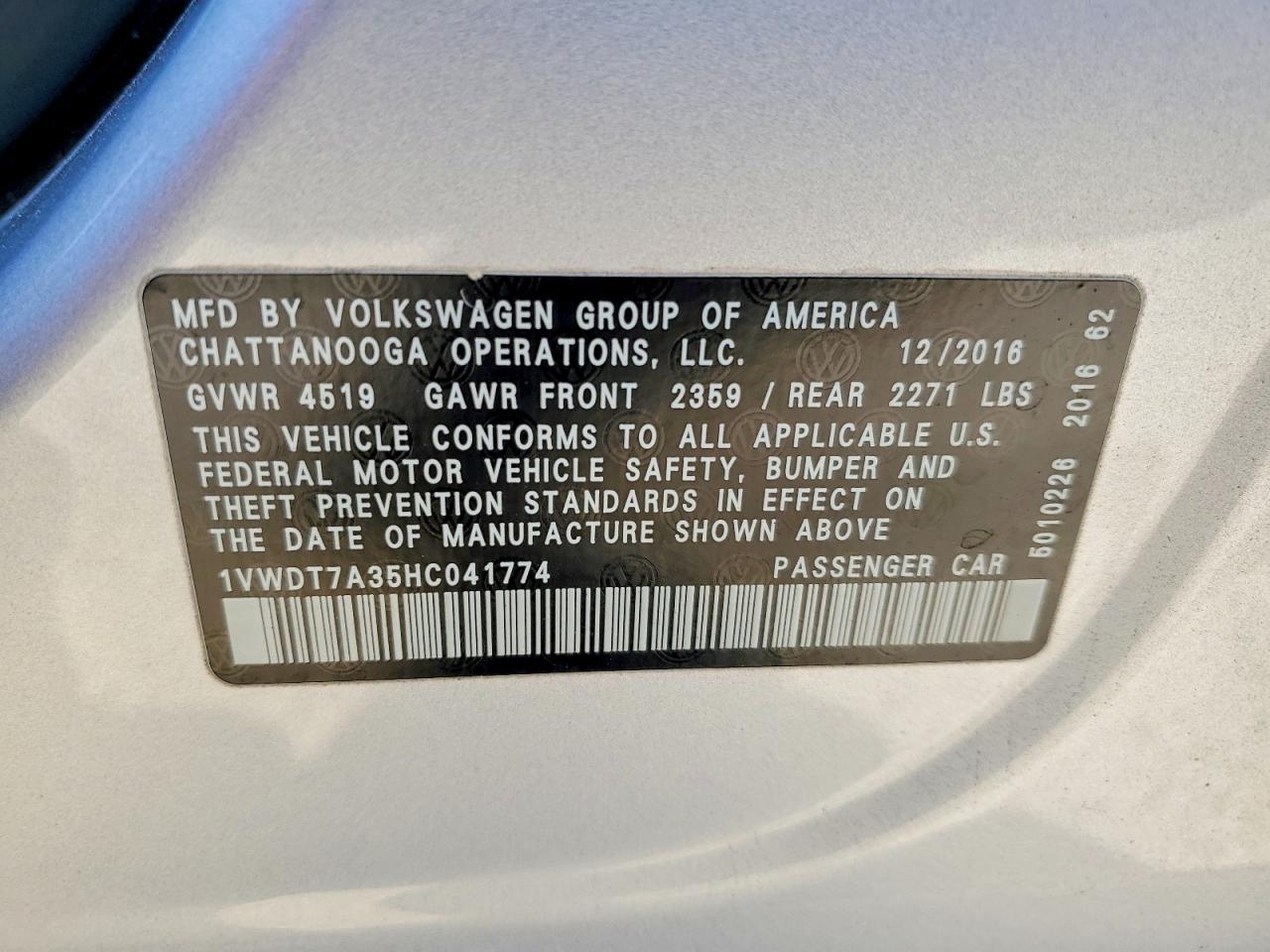 2017 VOLKSWAGEN PASSAT R-LINE photo 12