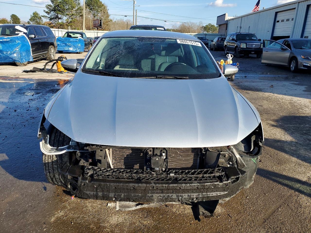 2017 VOLKSWAGEN PASSAT R-LINE photo 5