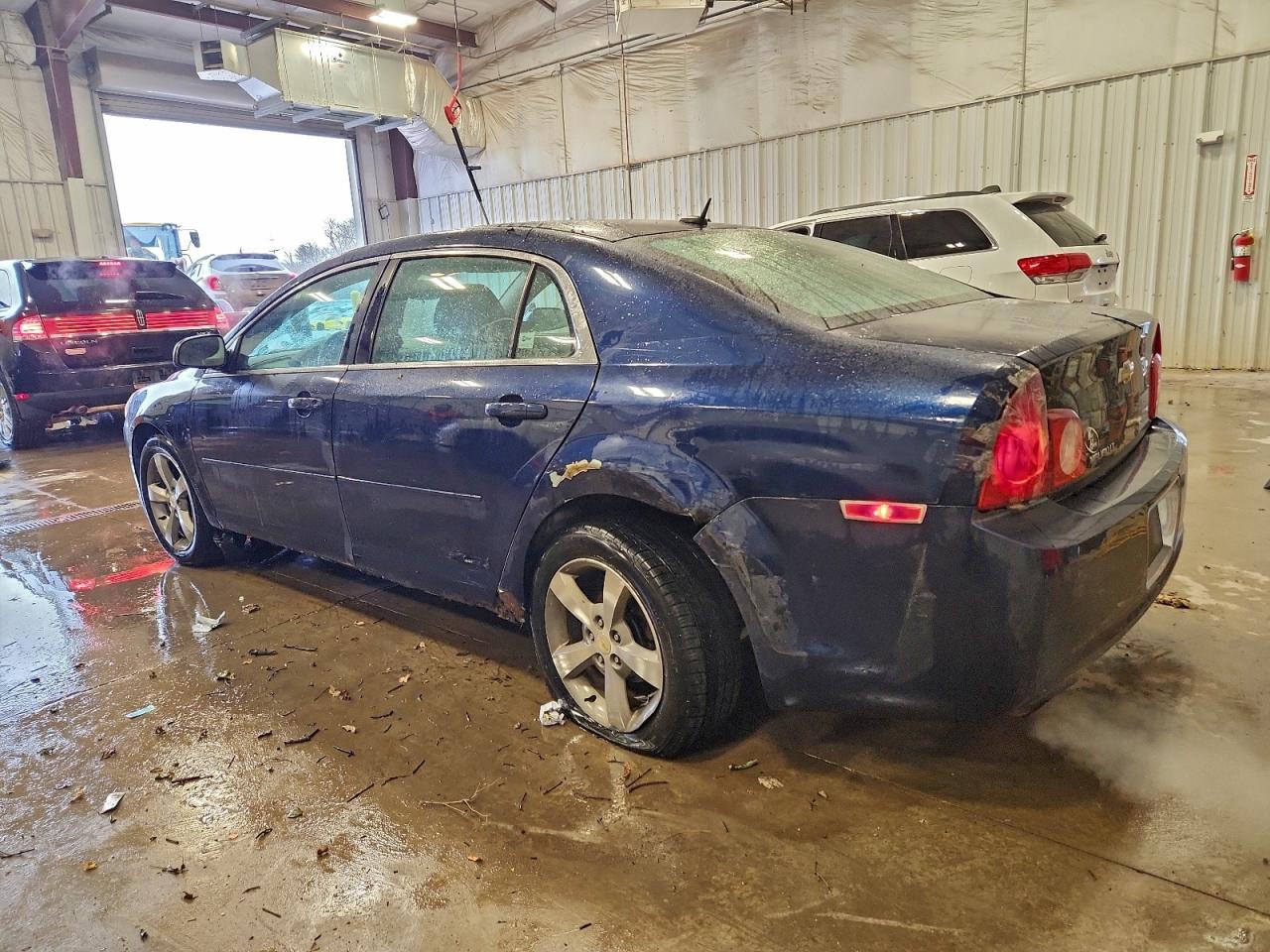 2011 CHEVROLET MALIBU 1LT photo 2