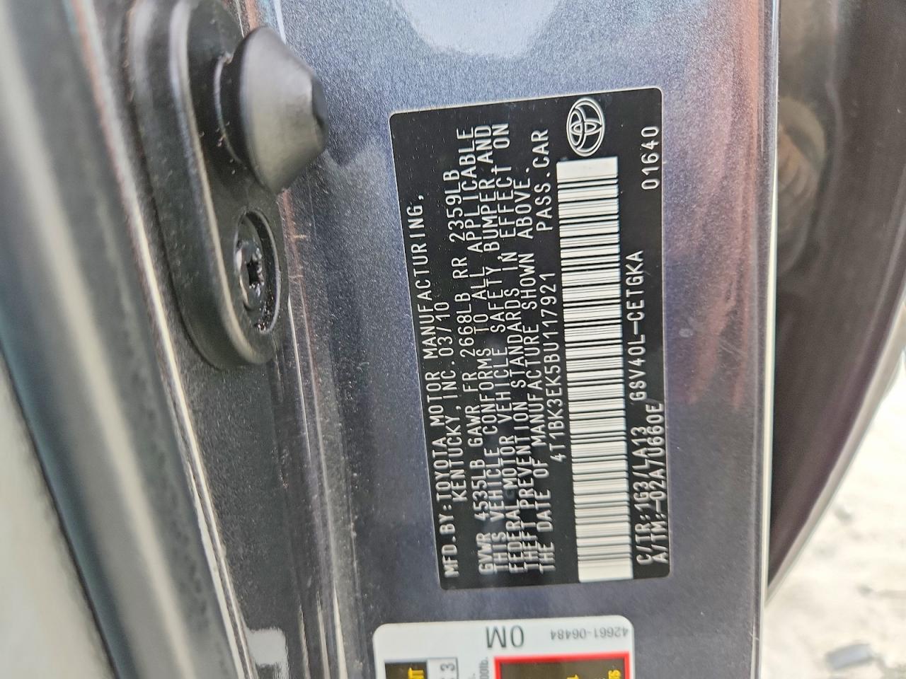 2011 TOYOTA CAMRY photo 12