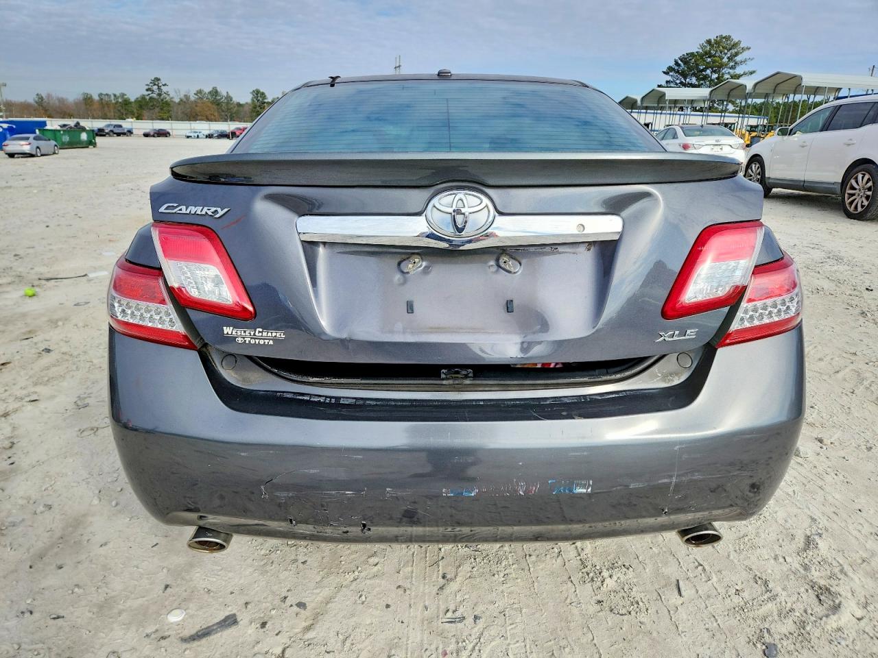 2011 TOYOTA CAMRY photo 6