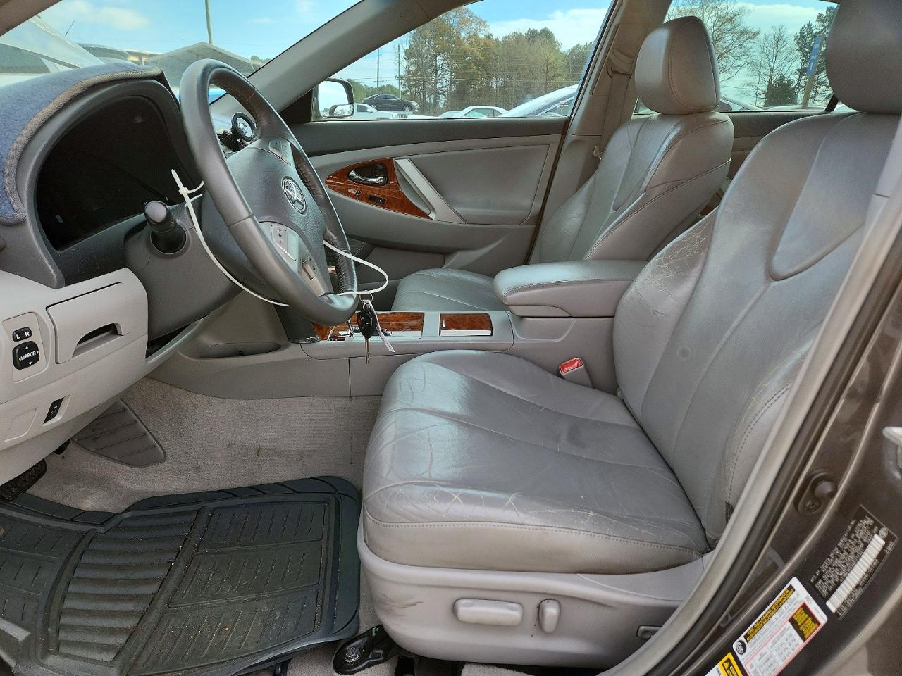 2011 TOYOTA CAMRY photo 7