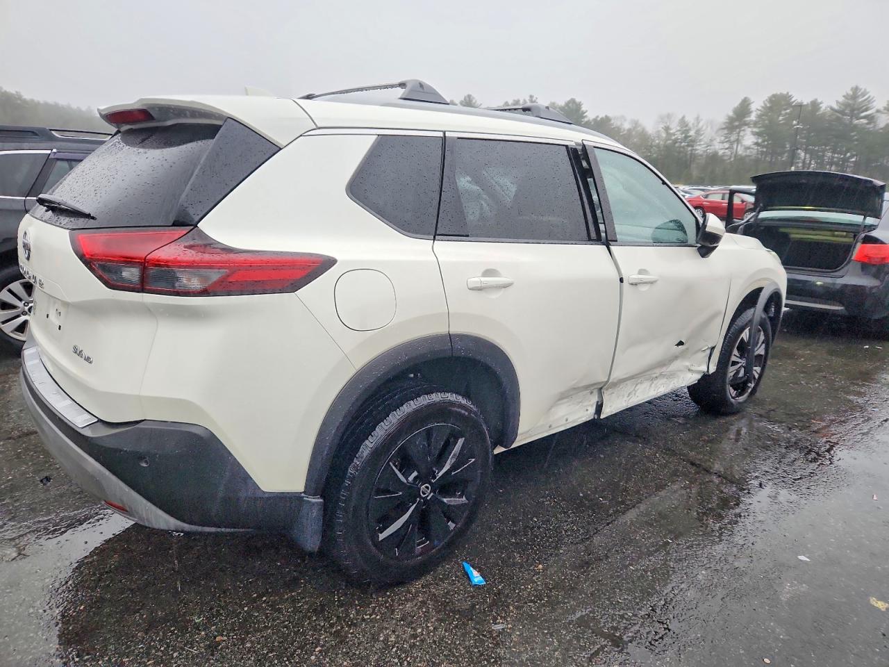 2021 NISSAN ROGUE SV photo 3